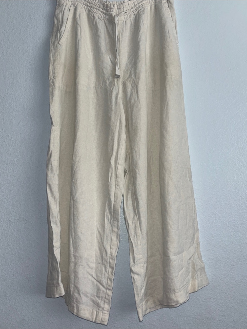 Woman’s White Wideleg Pants, Elastic Waist, Drawstring 2 Front Pockets. Size S